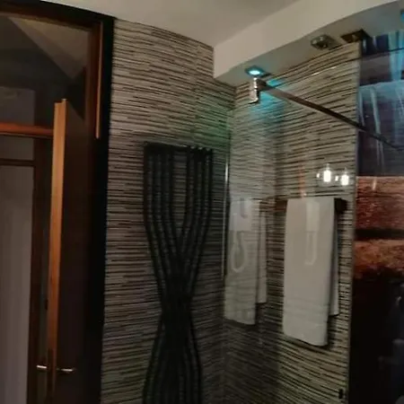 Il Giardino Di Mai Exclusive לינה וארוחת בוקר Montabone