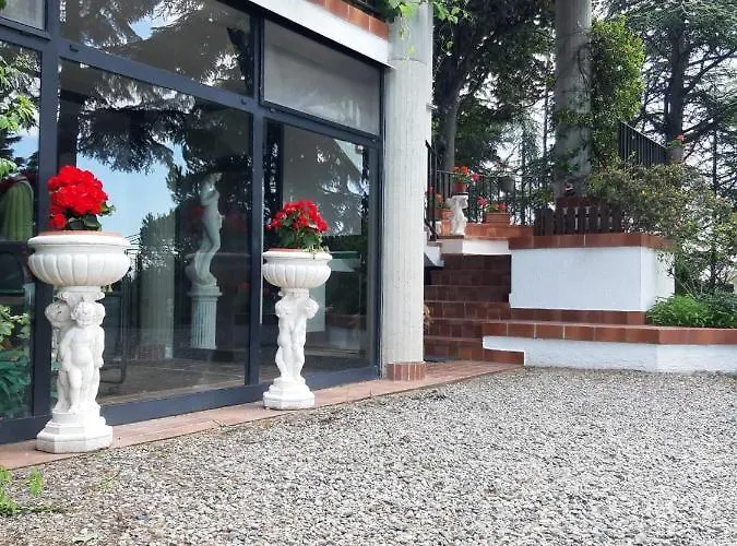 Frühstückspension Il Giardino Di Mai Exclusive